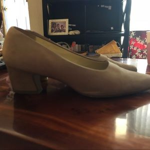 Nine West Nubuck Nude Pumps